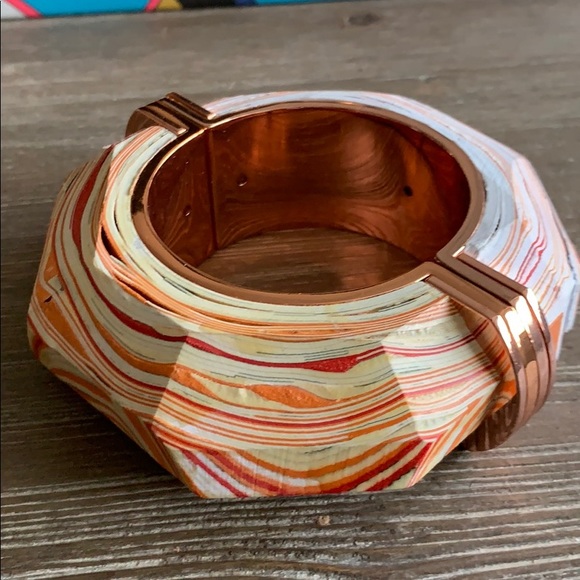 šWood and Rose Gold Magnetic Fivestory Bracelet - Picture 4 of 6